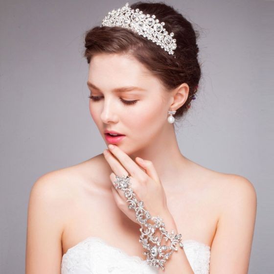 white-luxury-diamond-crown